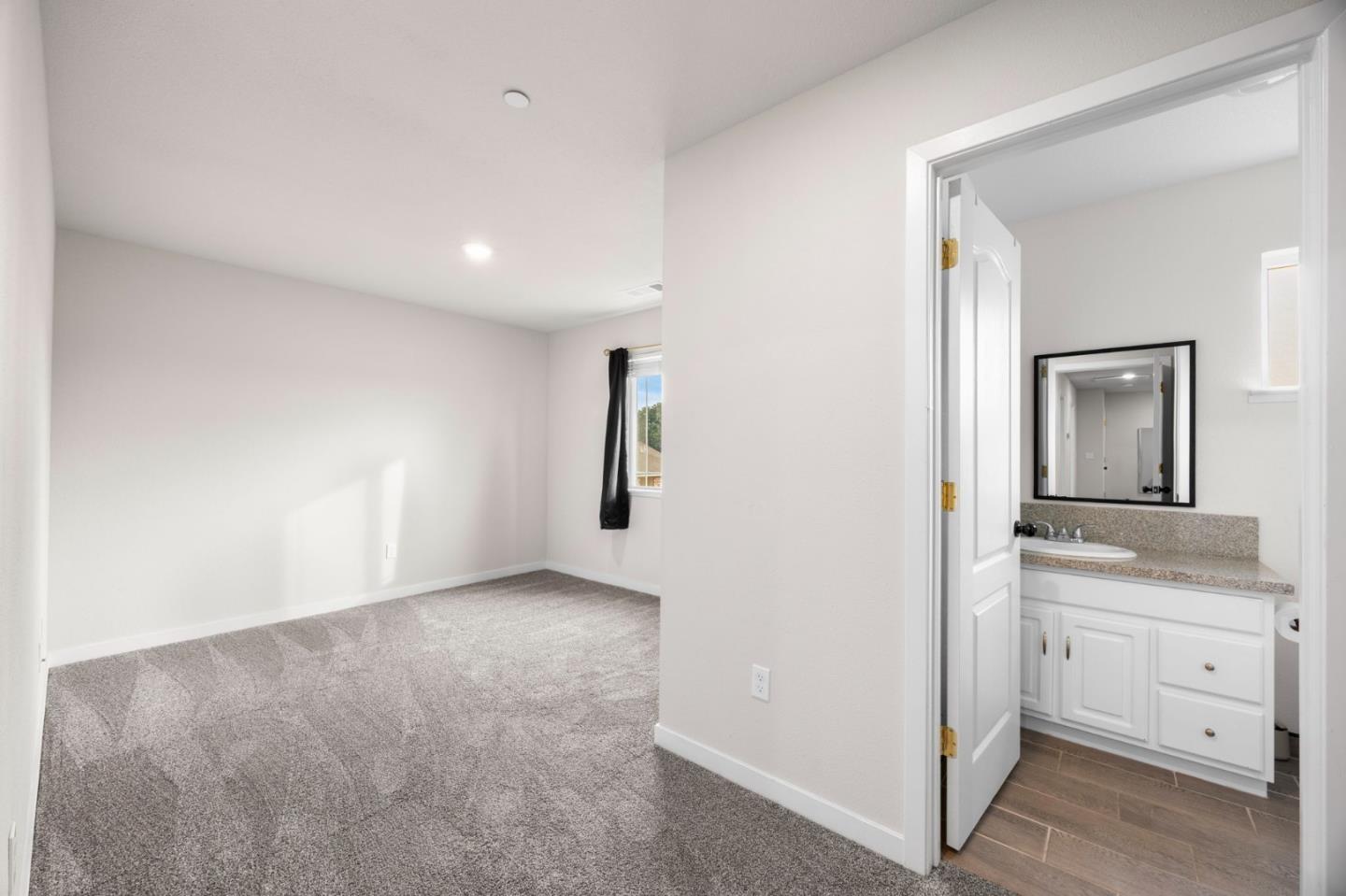 Detail Gallery Image 18 of 37 For 930 W Alameda St, Manteca,  CA 95336 - – Beds | – Baths