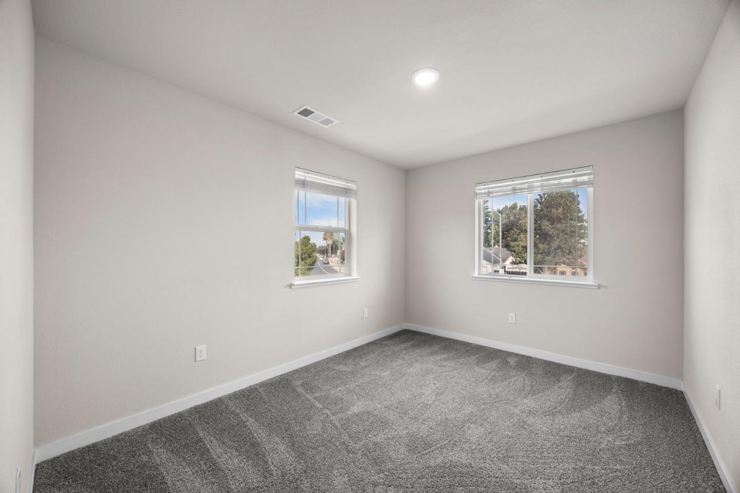 Detail Gallery Image 24 of 37 For 930 W Alameda St, Manteca,  CA 95336 - – Beds | – Baths