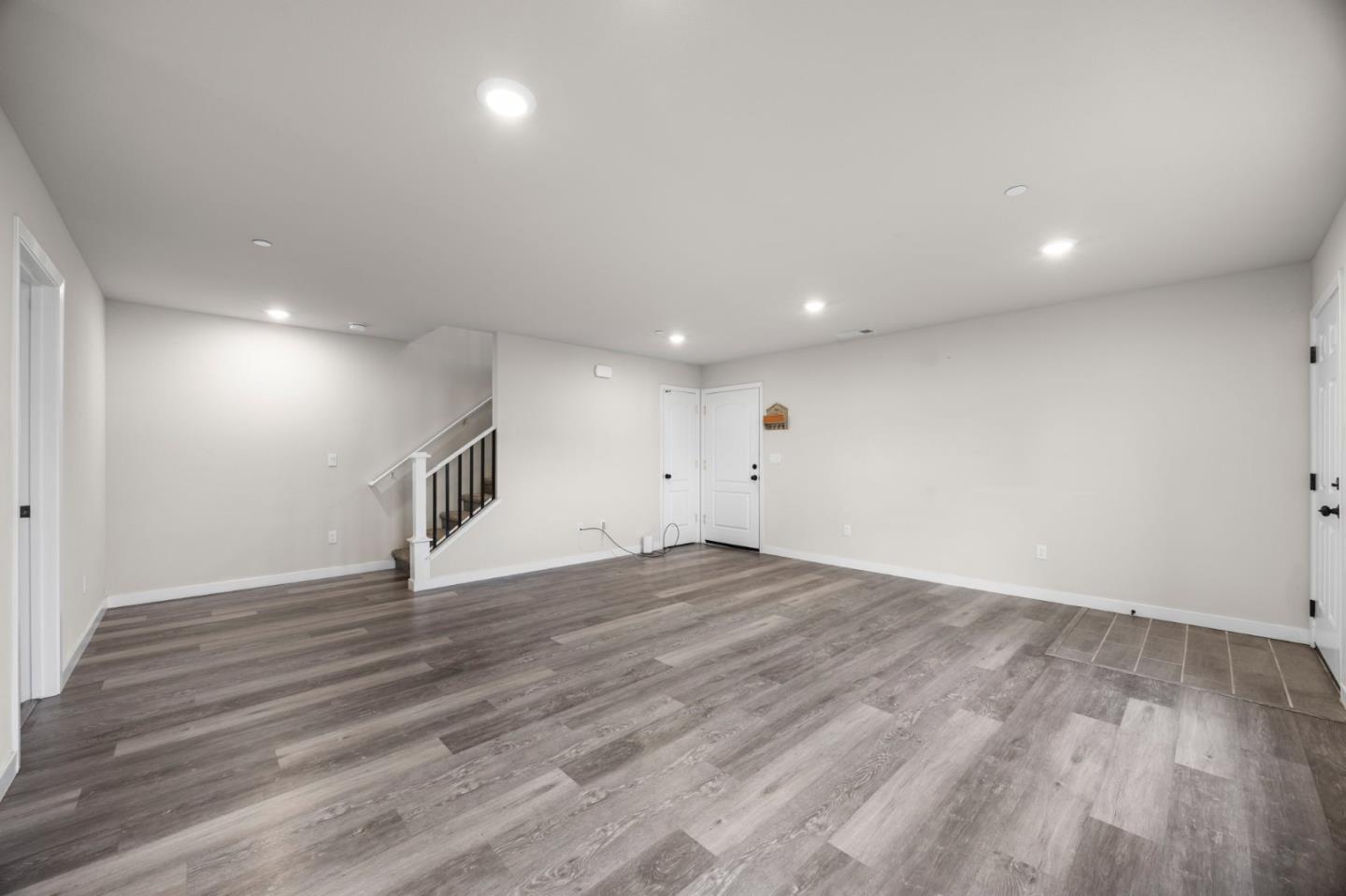 Detail Gallery Image 5 of 37 For 930 W Alameda St, Manteca,  CA 95336 - – Beds | – Baths