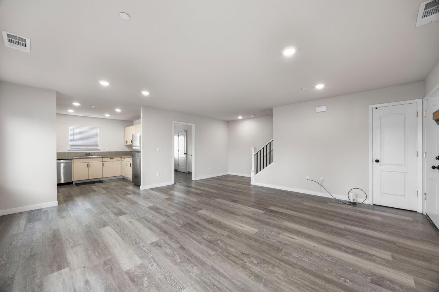 Detail Gallery Image 7 of 37 For 930 W Alameda St, Manteca,  CA 95336 - – Beds | – Baths