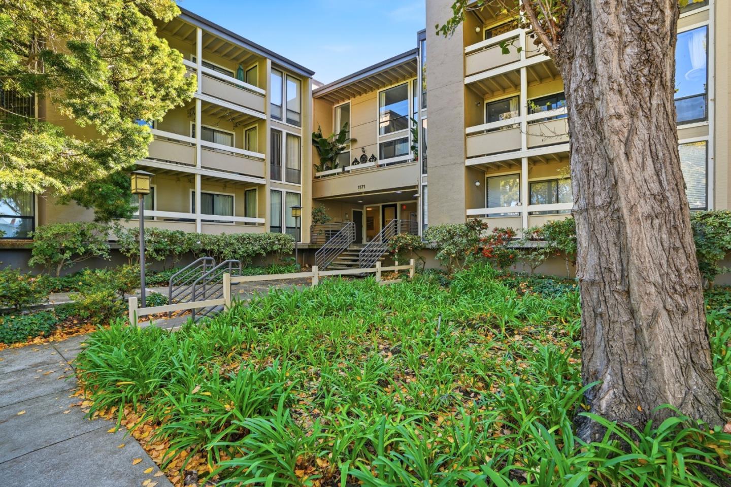 Detail Gallery Image 2 of 41 For 1171 Compass Ln #305,  Foster City,  CA 94404 - 2 Beds | 2 Baths