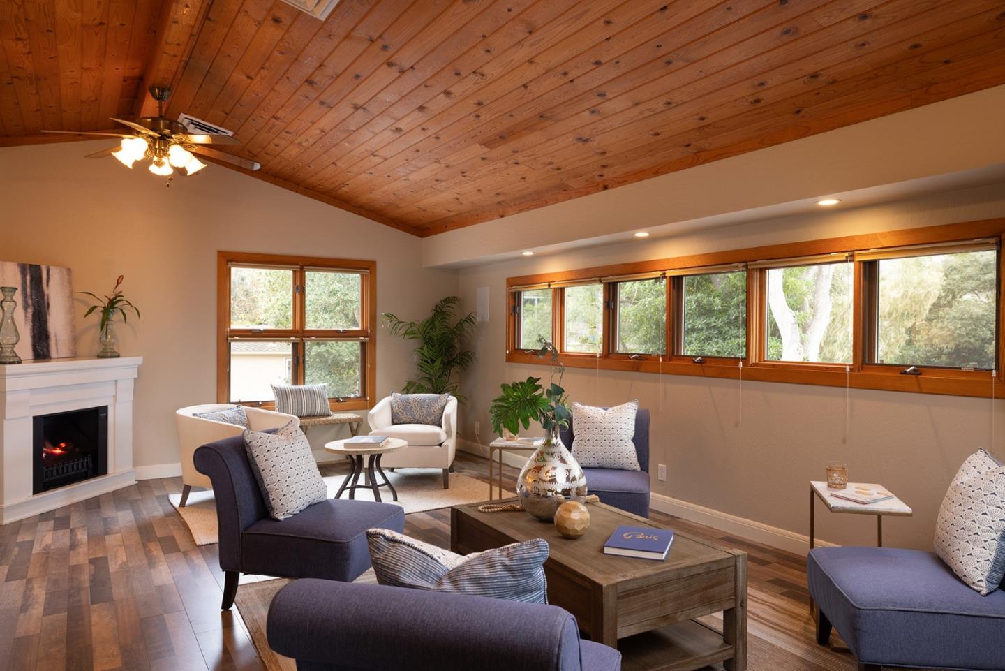 Detail Gallery Image 22 of 30 For 1006 Sunset Dr, Pacific Grove,  CA 93950 - 3 Beds | 2/1 Baths