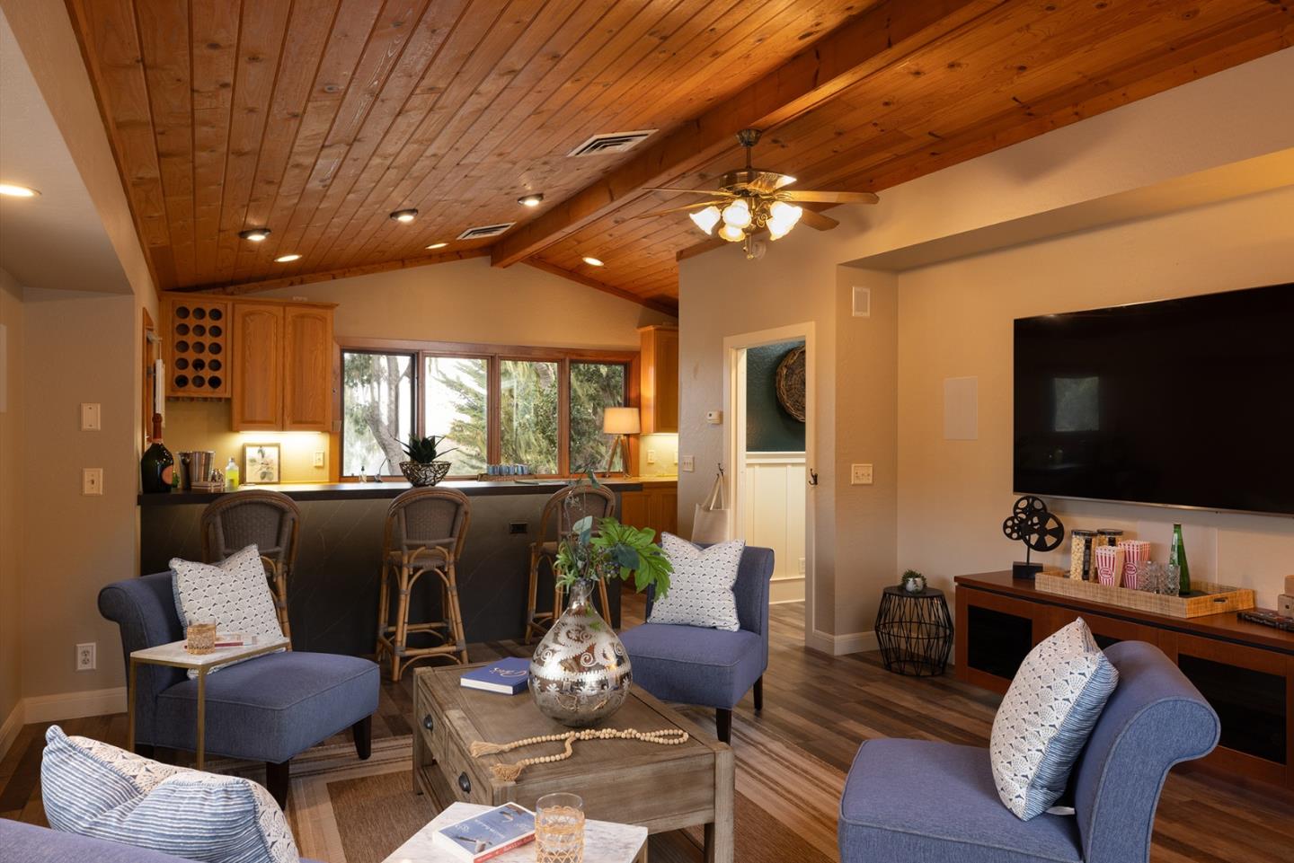 Detail Gallery Image 24 of 30 For 1006 Sunset Dr, Pacific Grove,  CA 93950 - 3 Beds | 2/1 Baths