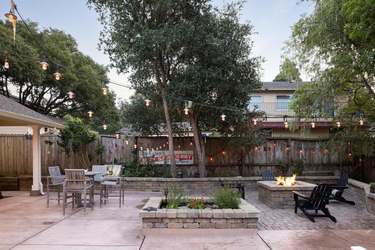 Detail Gallery Image 28 of 30 For 1006 Sunset Dr, Pacific Grove,  CA 93950 - 3 Beds | 2/1 Baths