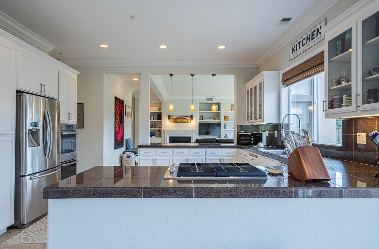 Detail Gallery Image 17 of 60 For 17403 Avenida Los Altos, Salinas,  CA 93907 - 5 Beds | 3 Baths