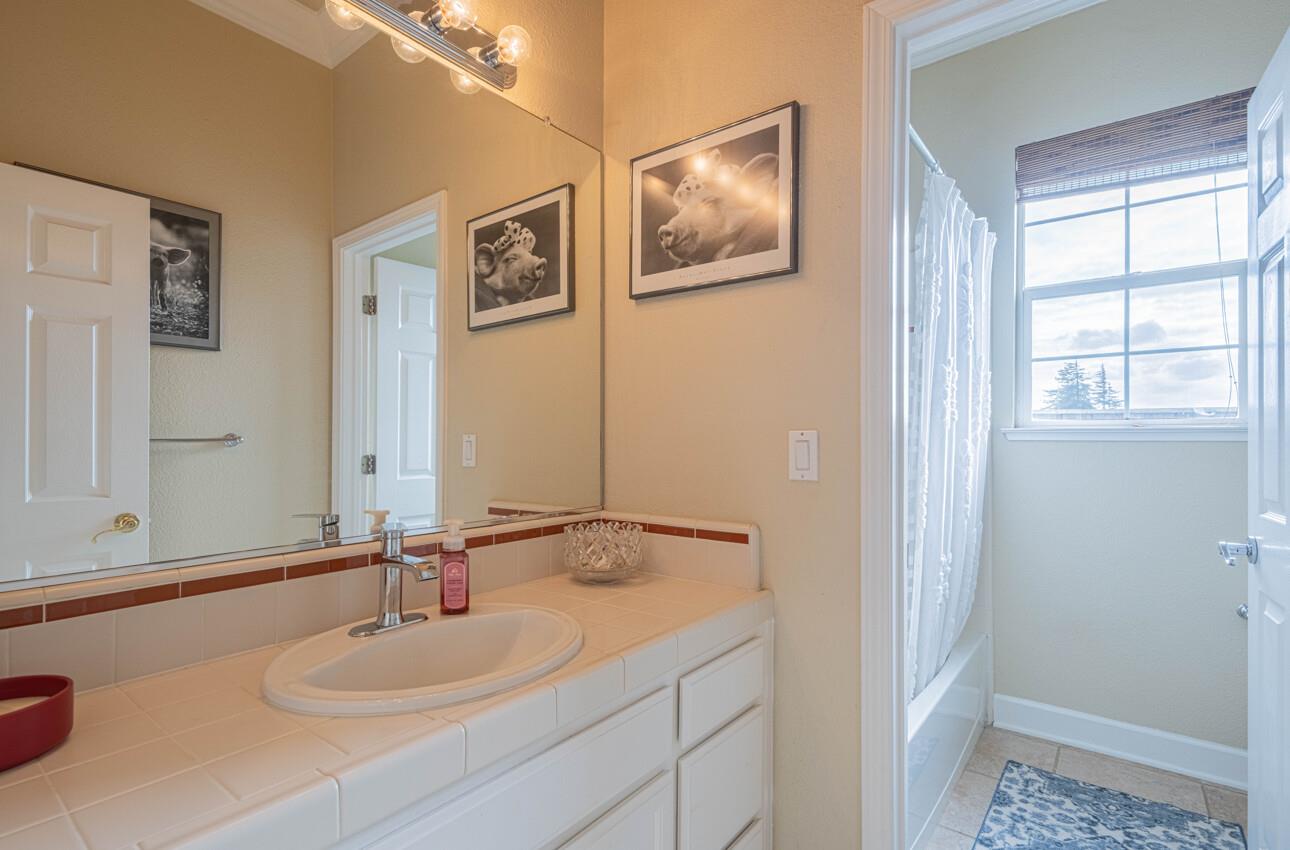 Detail Gallery Image 25 of 60 For 17403 Avenida Los Altos, Salinas,  CA 93907 - 5 Beds | 3 Baths