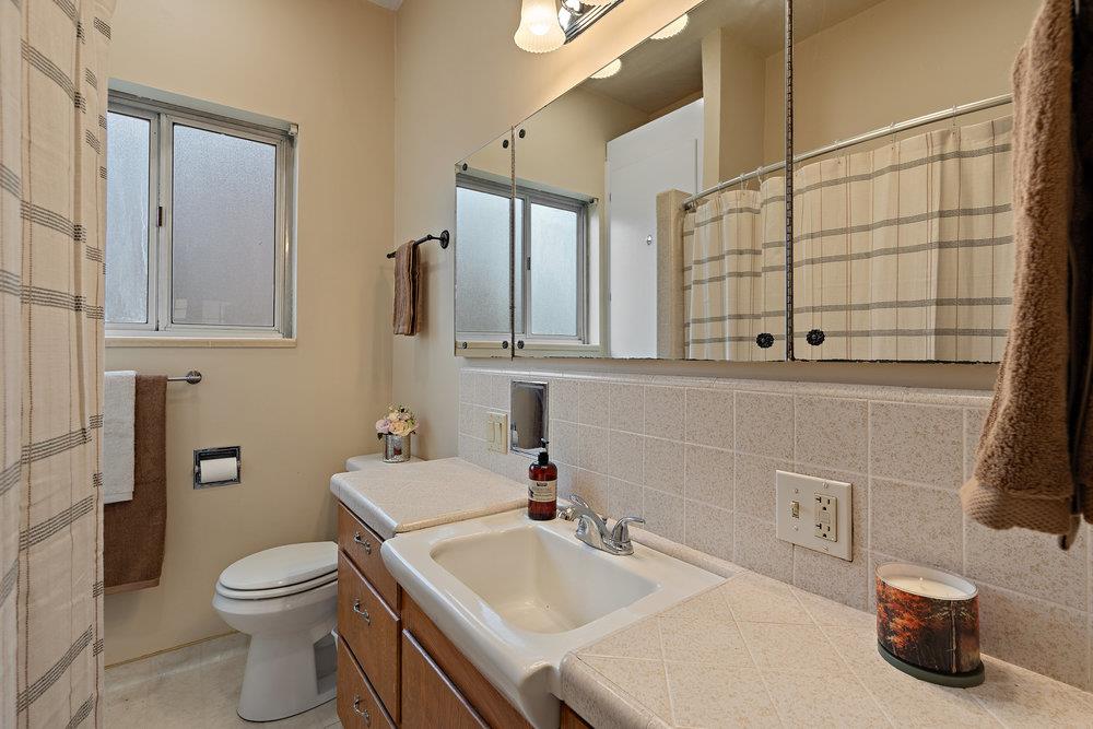 Detail Gallery Image 16 of 64 For 588 6th St, Hollister,  CA 95023 - 2 Beds | 1 Baths
