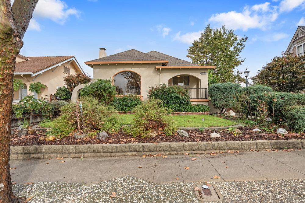 Detail Gallery Image 2 of 64 For 588 6th St, Hollister,  CA 95023 - 2 Beds | 1 Baths