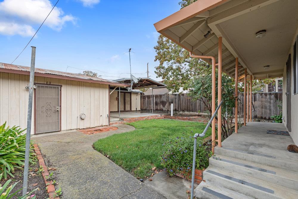 Detail Gallery Image 27 of 64 For 588 6th St, Hollister,  CA 95023 - 2 Beds | 1 Baths