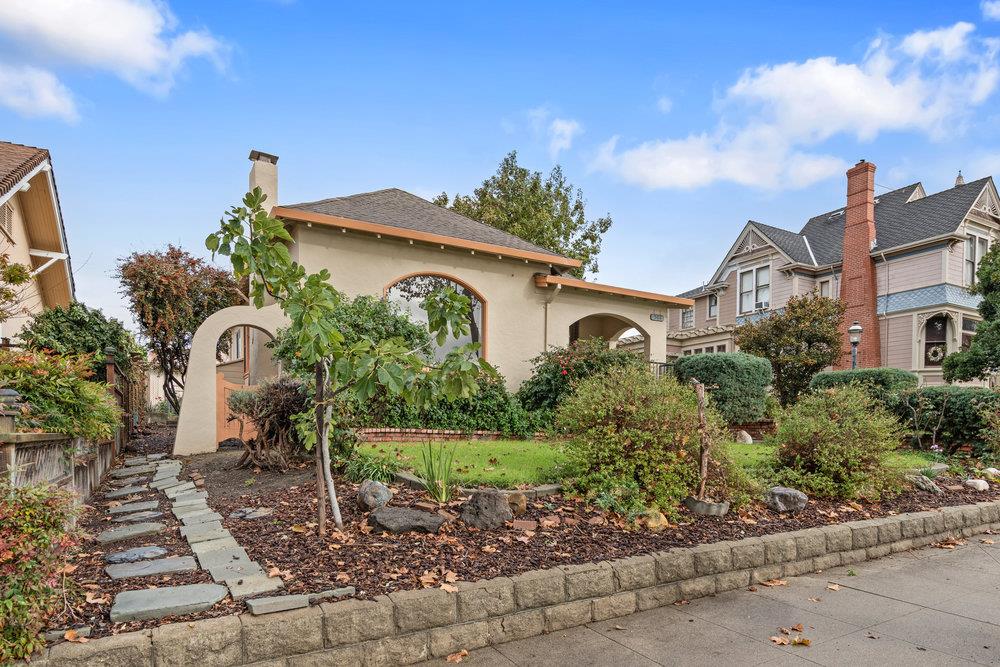 Detail Gallery Image 3 of 64 For 588 6th St, Hollister,  CA 95023 - 2 Beds | 1 Baths