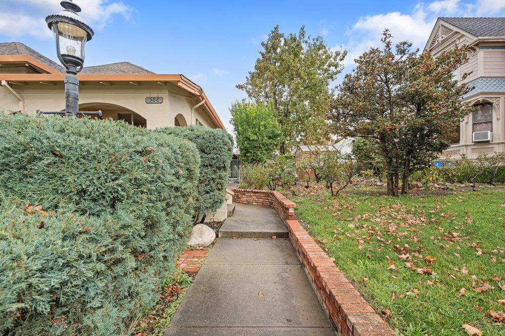 Detail Gallery Image 5 of 64 For 588 6th St, Hollister,  CA 95023 - 2 Beds | 1 Baths