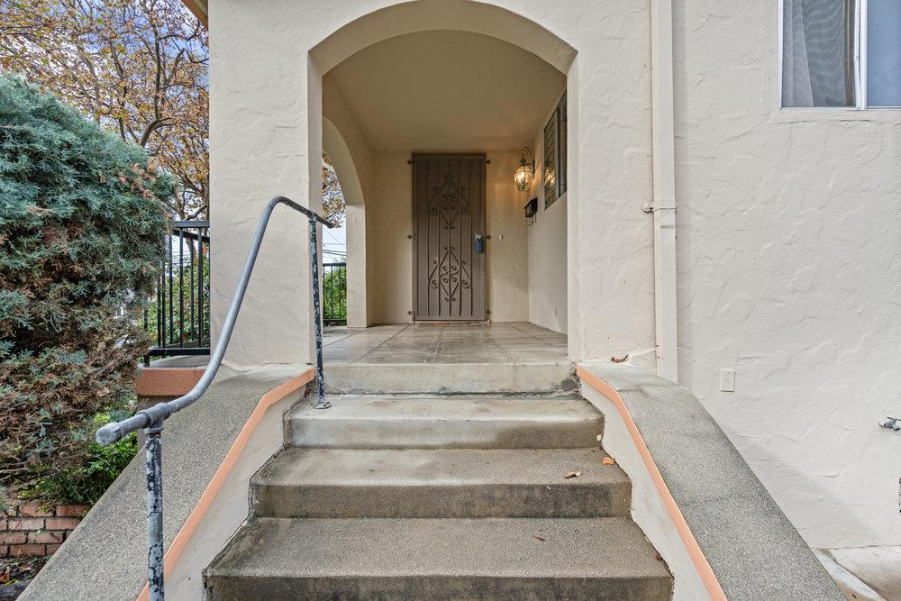 Detail Gallery Image 6 of 64 For 588 6th St, Hollister,  CA 95023 - 2 Beds | 1 Baths