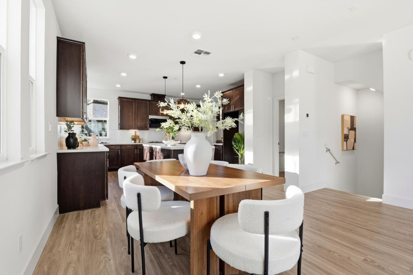 Detail Gallery Image 12 of 27 For 557 Charles Fraker Ter #1,  Sunnyvale,  CA 94085 - 4 Beds | 3/1 Baths