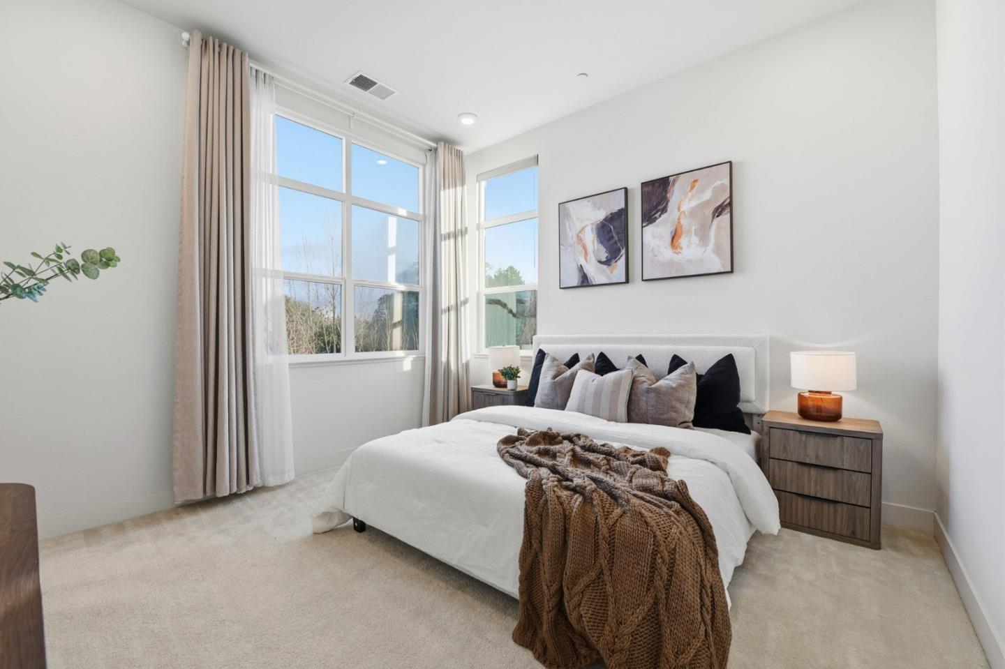 Detail Gallery Image 16 of 27 For 557 Charles Fraker Ter #1,  Sunnyvale,  CA 94085 - 4 Beds | 3/1 Baths