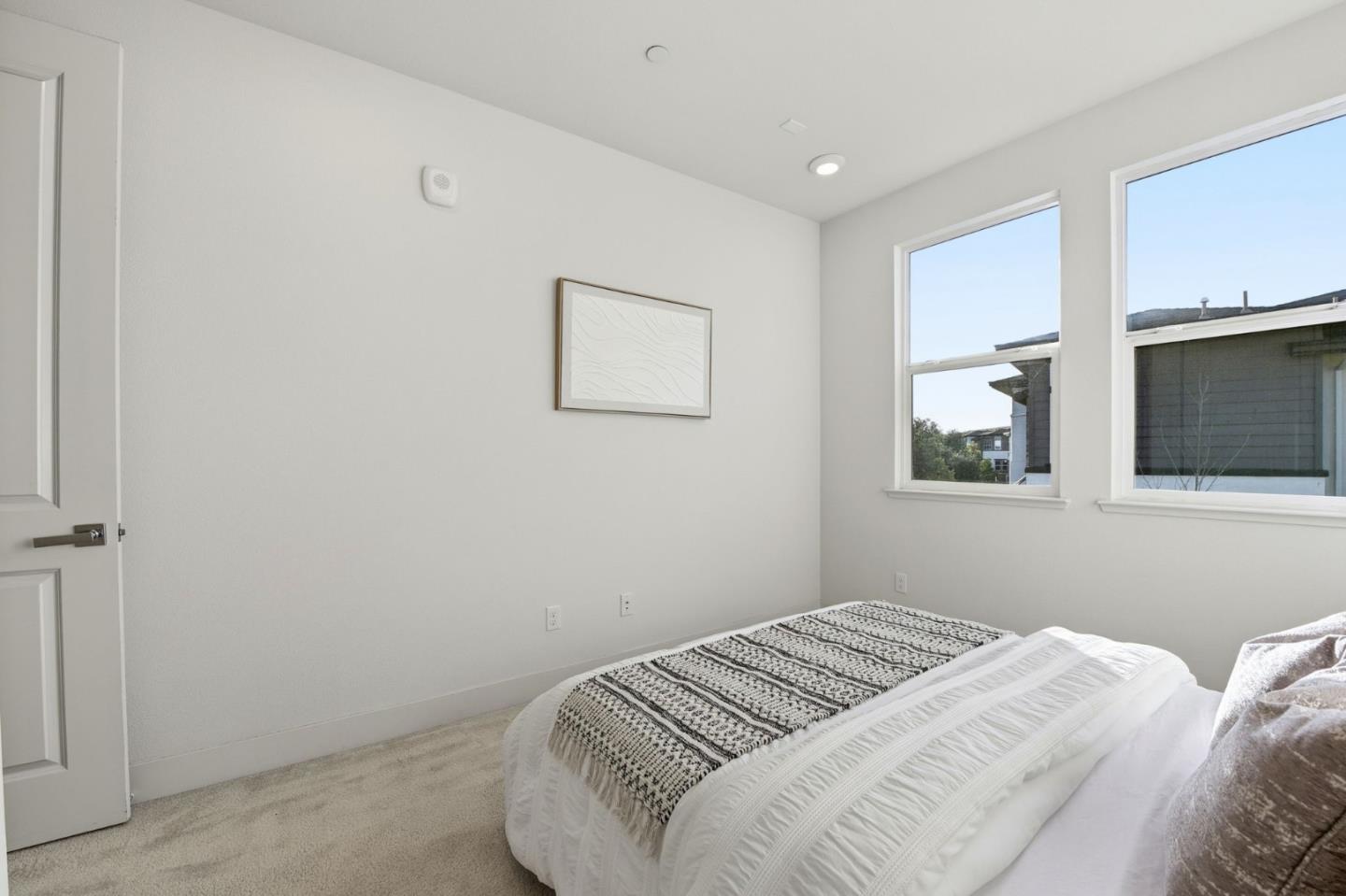 Detail Gallery Image 26 of 27 For 557 Charles Fraker Ter #1,  Sunnyvale,  CA 94085 - 4 Beds | 3/1 Baths