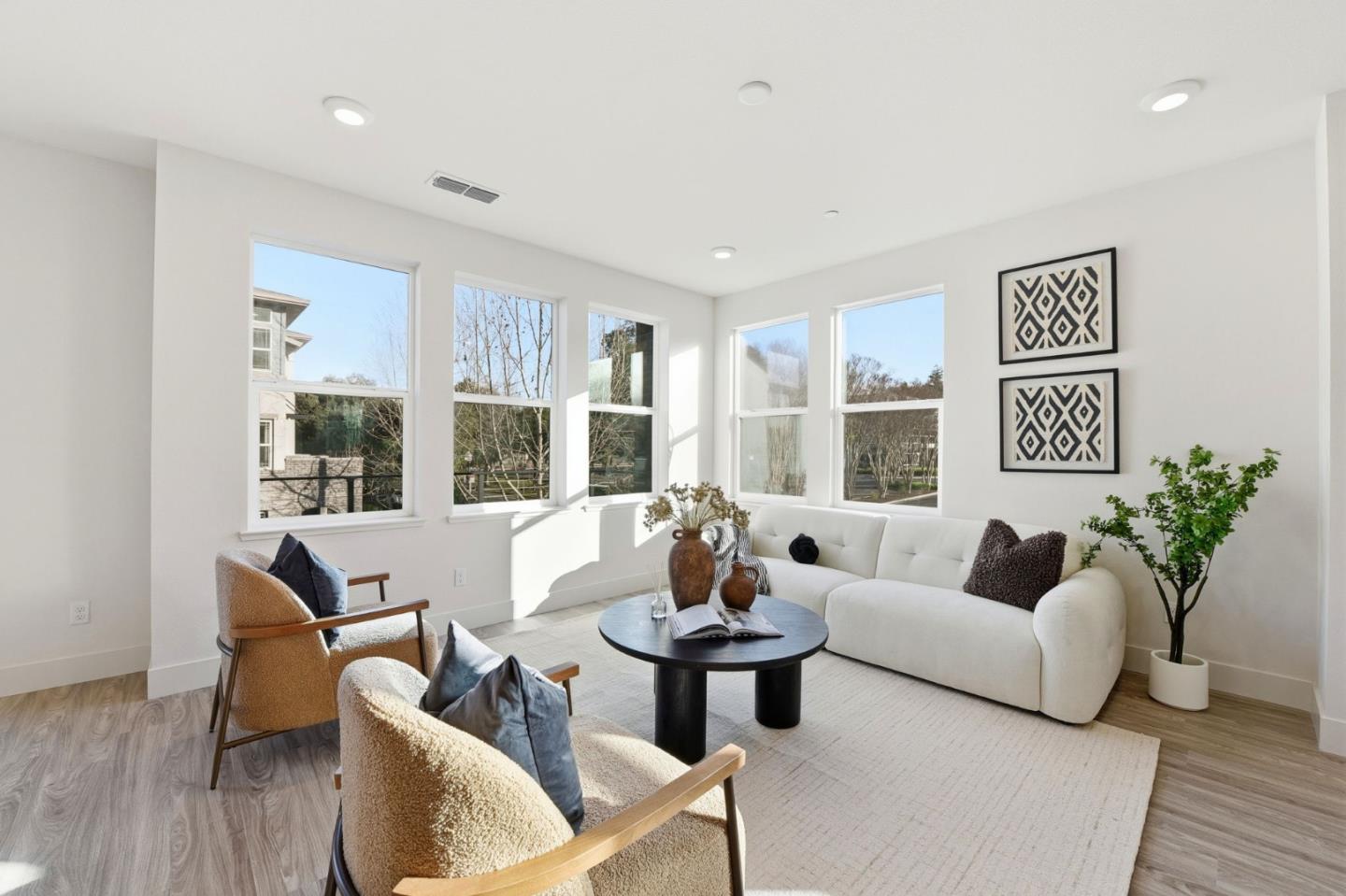 Detail Gallery Image 7 of 27 For 557 Charles Fraker Ter #1,  Sunnyvale,  CA 94085 - 4 Beds | 3/1 Baths