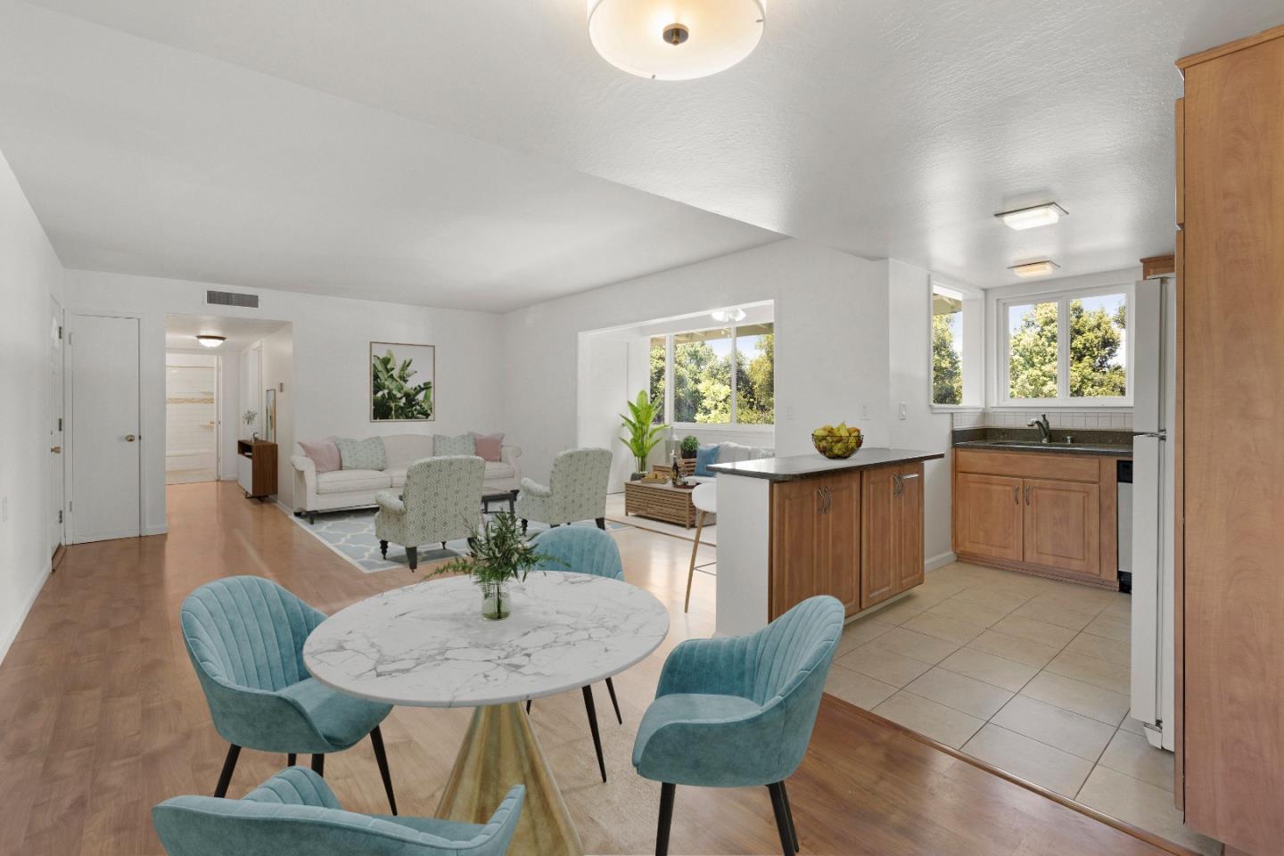 Detail Gallery Image 3 of 12 For 14225 Lora Dr #70,  Los Gatos,  CA 95032 - 2 Beds | 1 Baths