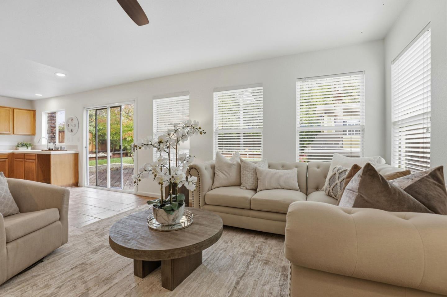 Detail Gallery Image 15 of 55 For 1341 Briarberry Ln, Gilroy,  CA 95020 - 4 Beds | 2/1 Baths