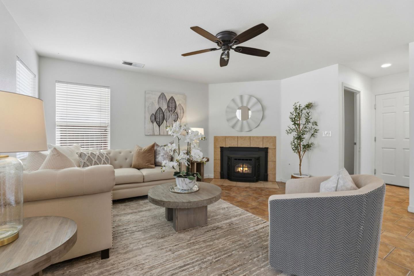 Detail Gallery Image 17 of 55 For 1341 Briarberry Ln, Gilroy,  CA 95020 - 4 Beds | 2/1 Baths