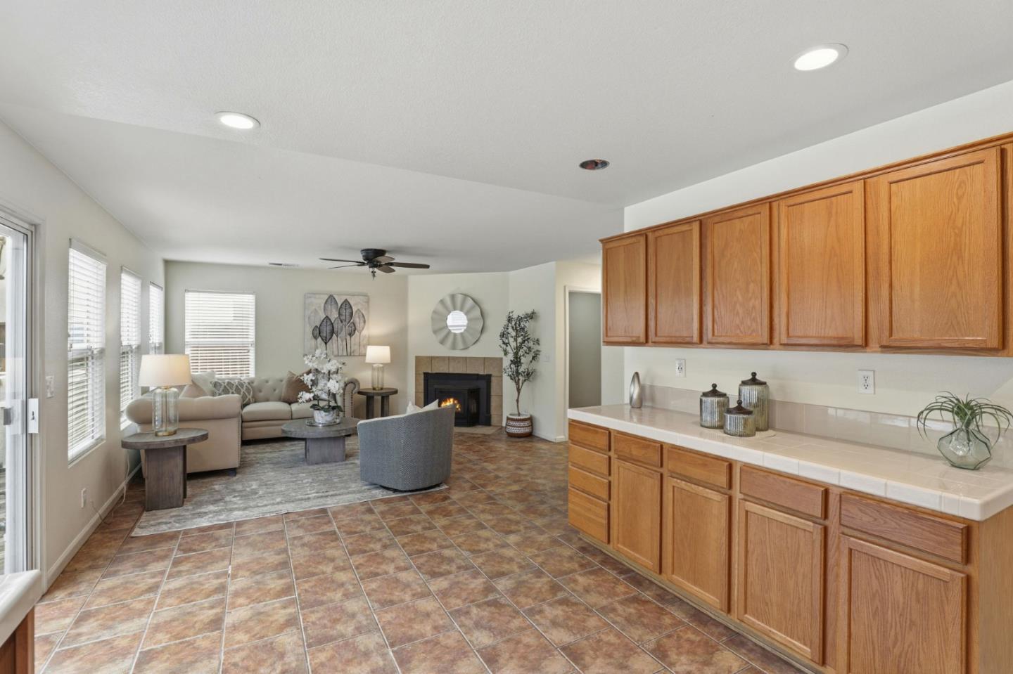 Detail Gallery Image 18 of 55 For 1341 Briarberry Ln, Gilroy,  CA 95020 - 4 Beds | 2/1 Baths
