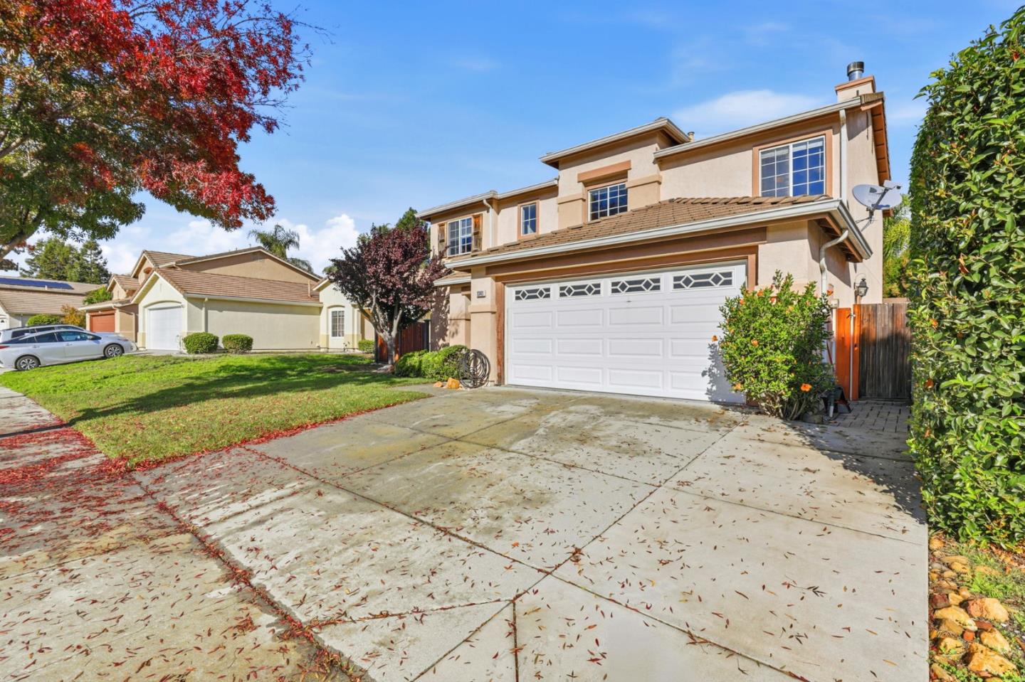 Detail Gallery Image 4 of 55 For 1341 Briarberry Ln, Gilroy,  CA 95020 - 4 Beds | 2/1 Baths