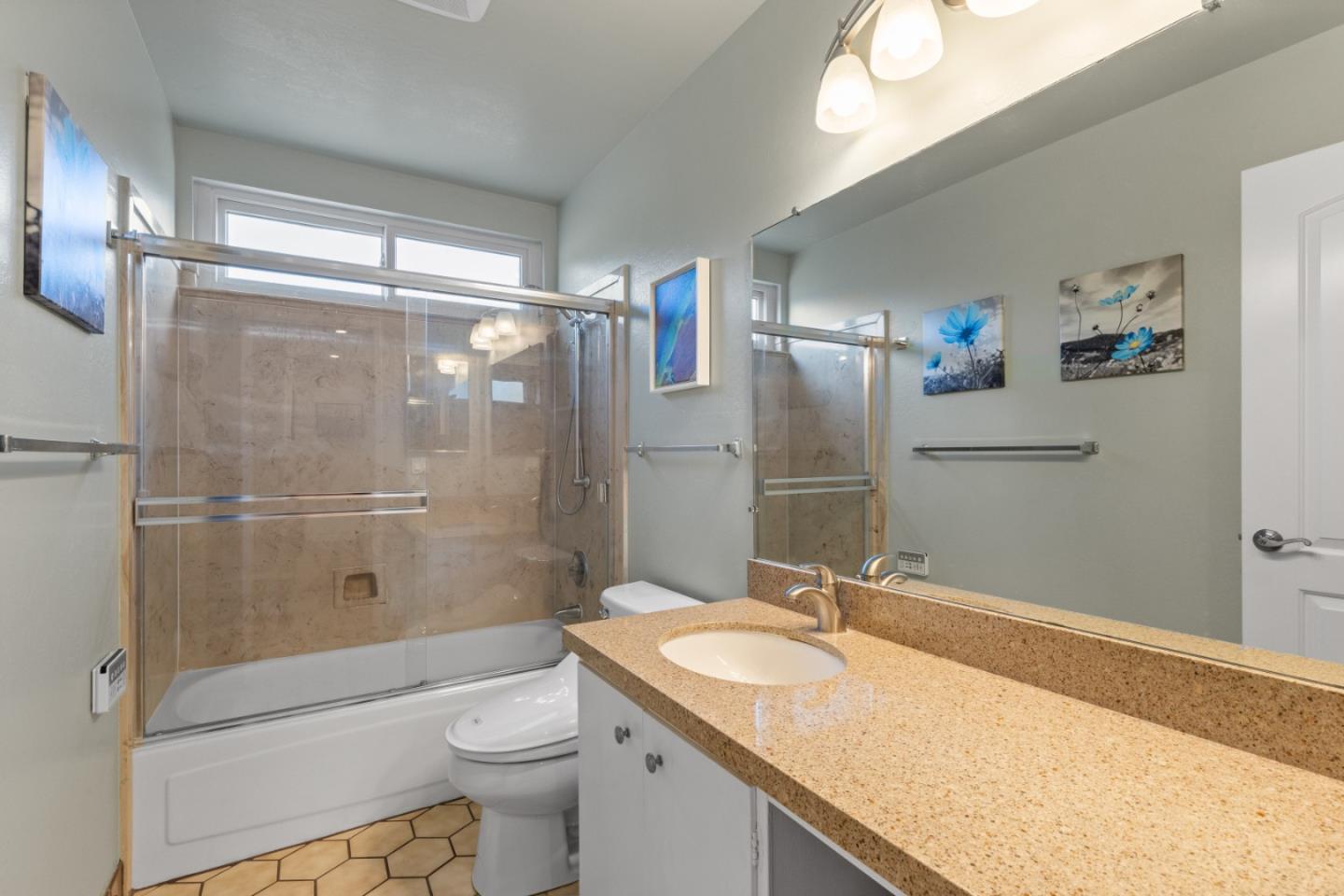 Detail Gallery Image 16 of 27 For 1020 Everglades Dr, Pacifica,  CA 94044 - 4 Beds | 3 Baths