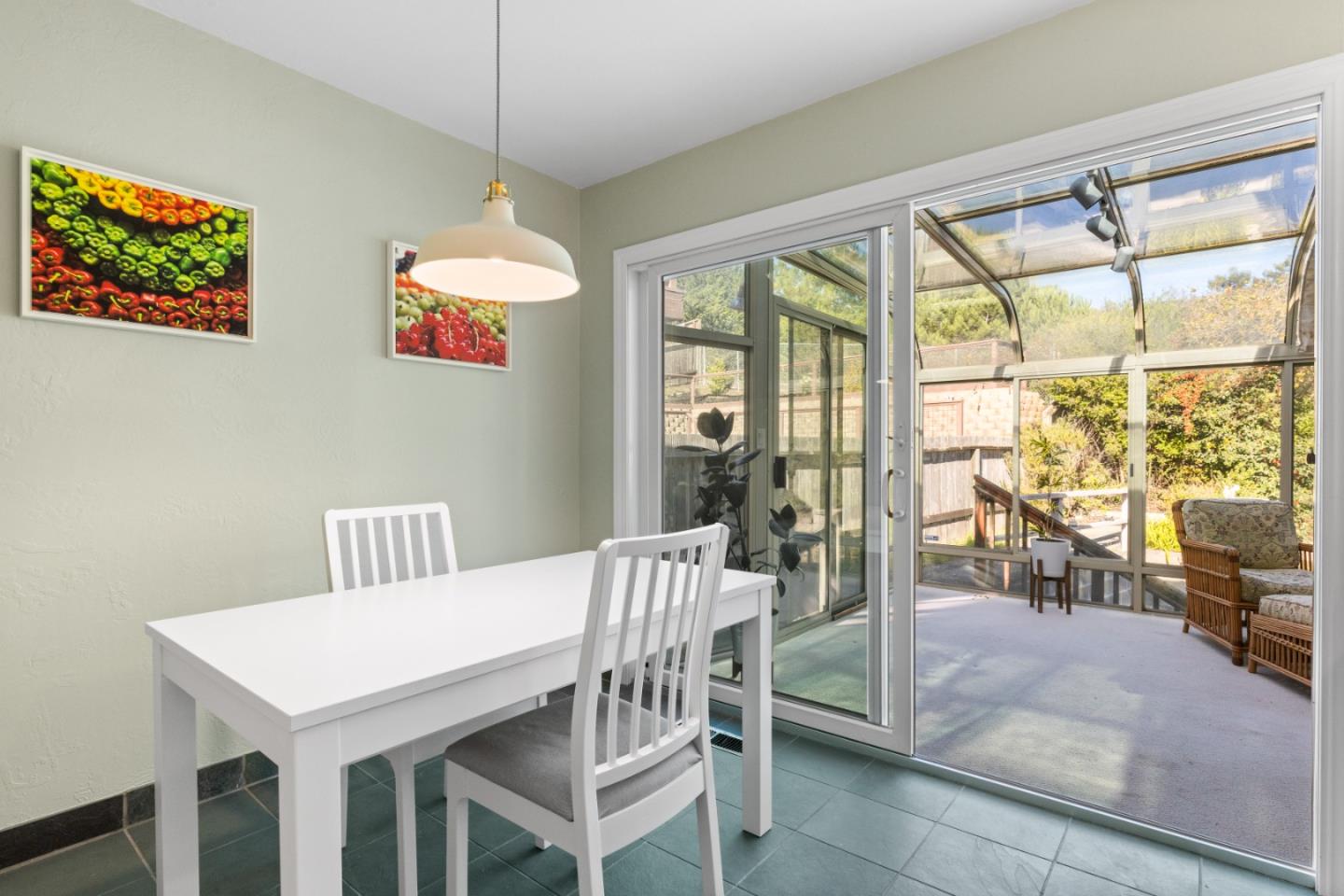 Detail Gallery Image 8 of 27 For 1020 Everglades Dr, Pacifica,  CA 94044 - 4 Beds | 3 Baths