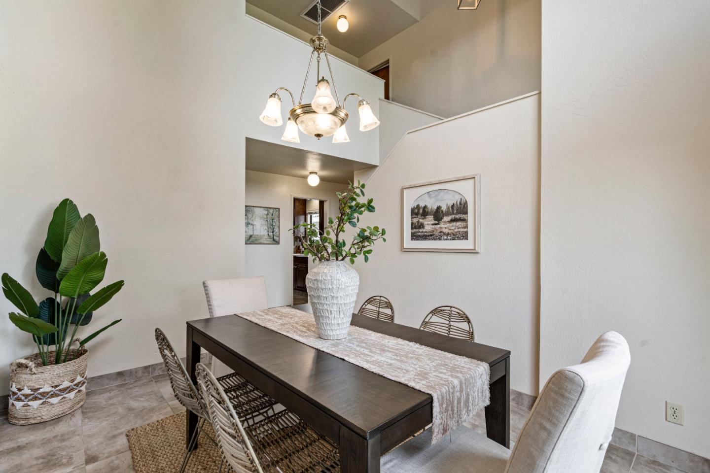 Detail Gallery Image 20 of 35 For 30 Donnas Ln, Hollister,  CA 95023 - 2 Beds | 2/1 Baths