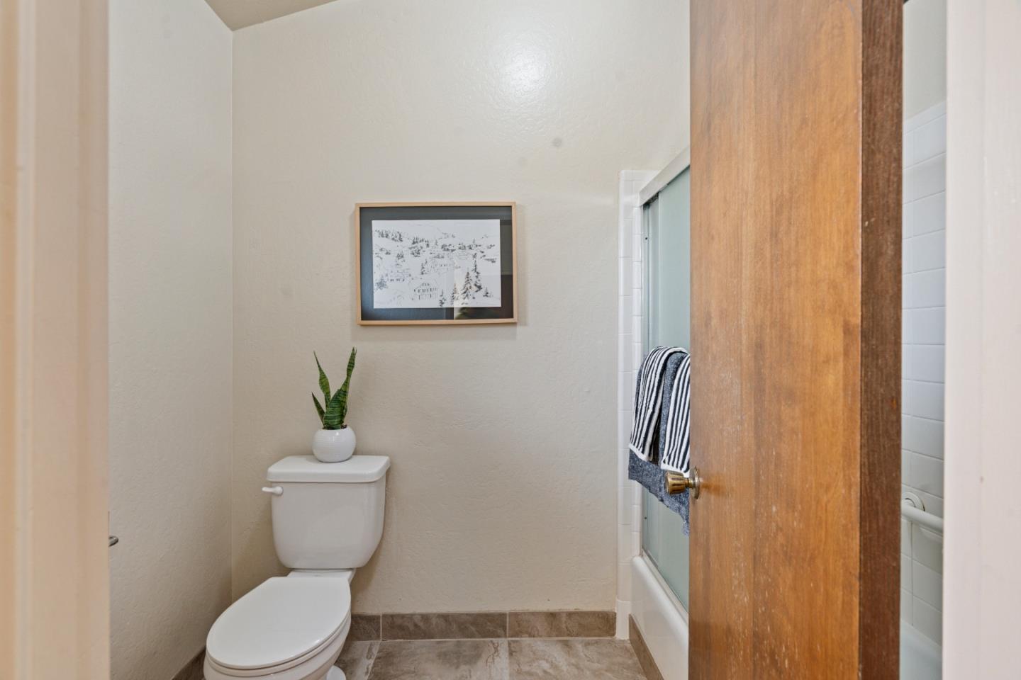 Detail Gallery Image 24 of 35 For 30 Donnas Ln, Hollister,  CA 95023 - 2 Beds | 2/1 Baths