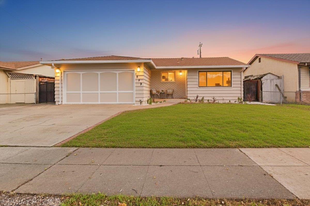 Detail Gallery Image 1 of 31 For 1542 Chabot Way, San Jose,  CA 95122 - 4 Beds | 2 Baths