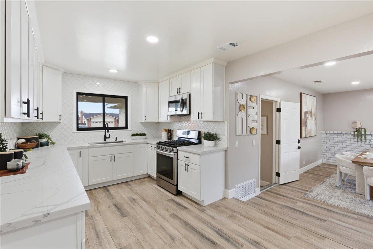 Detail Gallery Image 11 of 31 For 1542 Chabot Way, San Jose,  CA 95122 - 4 Beds | 2 Baths