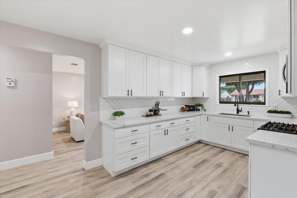 Detail Gallery Image 7 of 31 For 1542 Chabot Way, San Jose,  CA 95122 - 4 Beds | 2 Baths