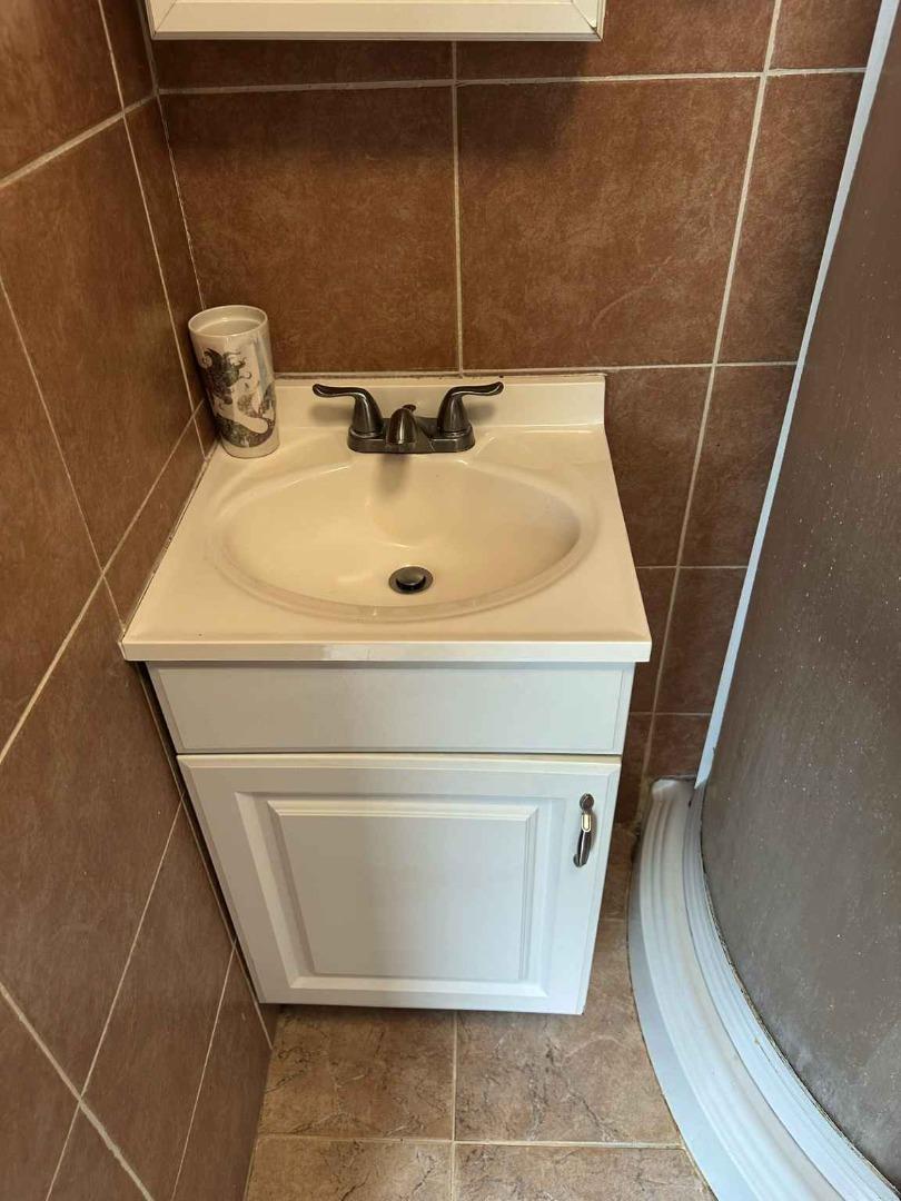 Detail Gallery Image 20 of 29 For 25 via Delizia, Hillsborough,  CA 94010 - 1 Beds | 1 Baths