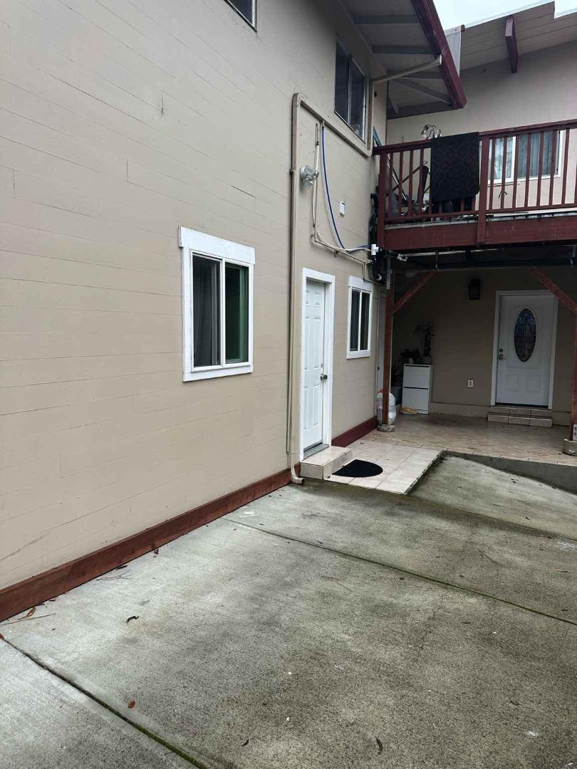 Detail Gallery Image 22 of 29 For 25 via Delizia, Hillsborough,  CA 94010 - 1 Beds | 1 Baths