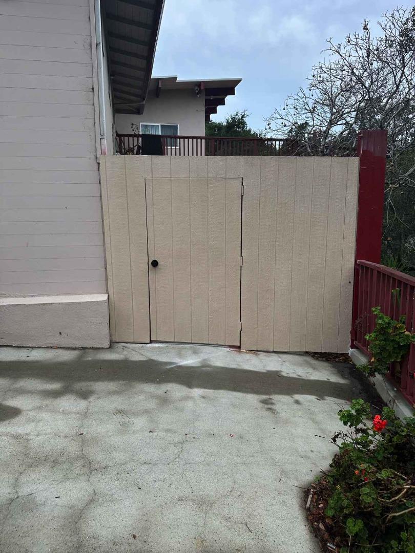 Detail Gallery Image 24 of 29 For 25 via Delizia, Hillsborough,  CA 94010 - 1 Beds | 1 Baths