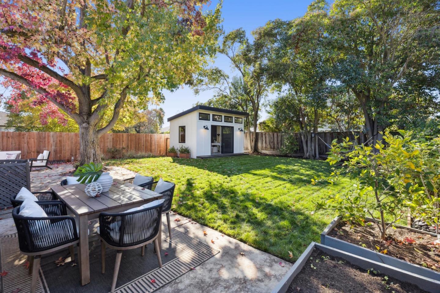 Detail Gallery Image 24 of 30 For 1318 Sierra St, Redwood City,  CA 94061 - 3 Beds | 3/1 Baths