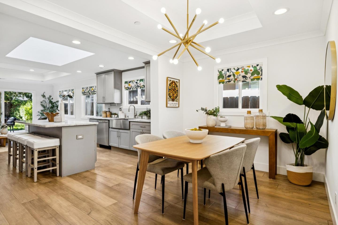 Detail Gallery Image 6 of 30 For 1318 Sierra St, Redwood City,  CA 94061 - 3 Beds | 3/1 Baths