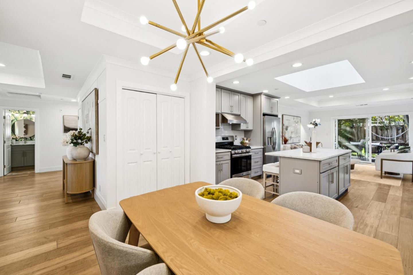 Detail Gallery Image 7 of 30 For 1318 Sierra St, Redwood City,  CA 94061 - 3 Beds | 3/1 Baths