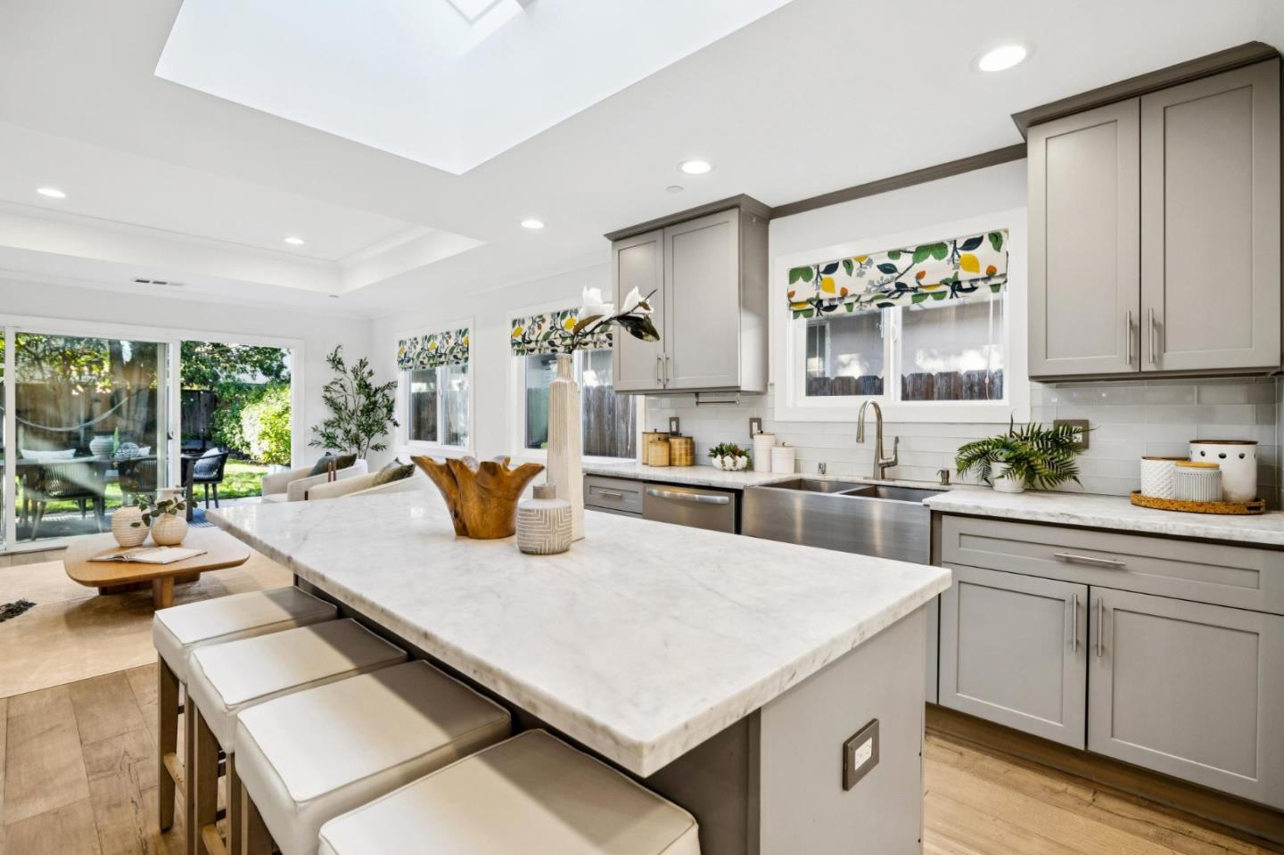 Detail Gallery Image 9 of 30 For 1318 Sierra St, Redwood City,  CA 94061 - 3 Beds | 3/1 Baths