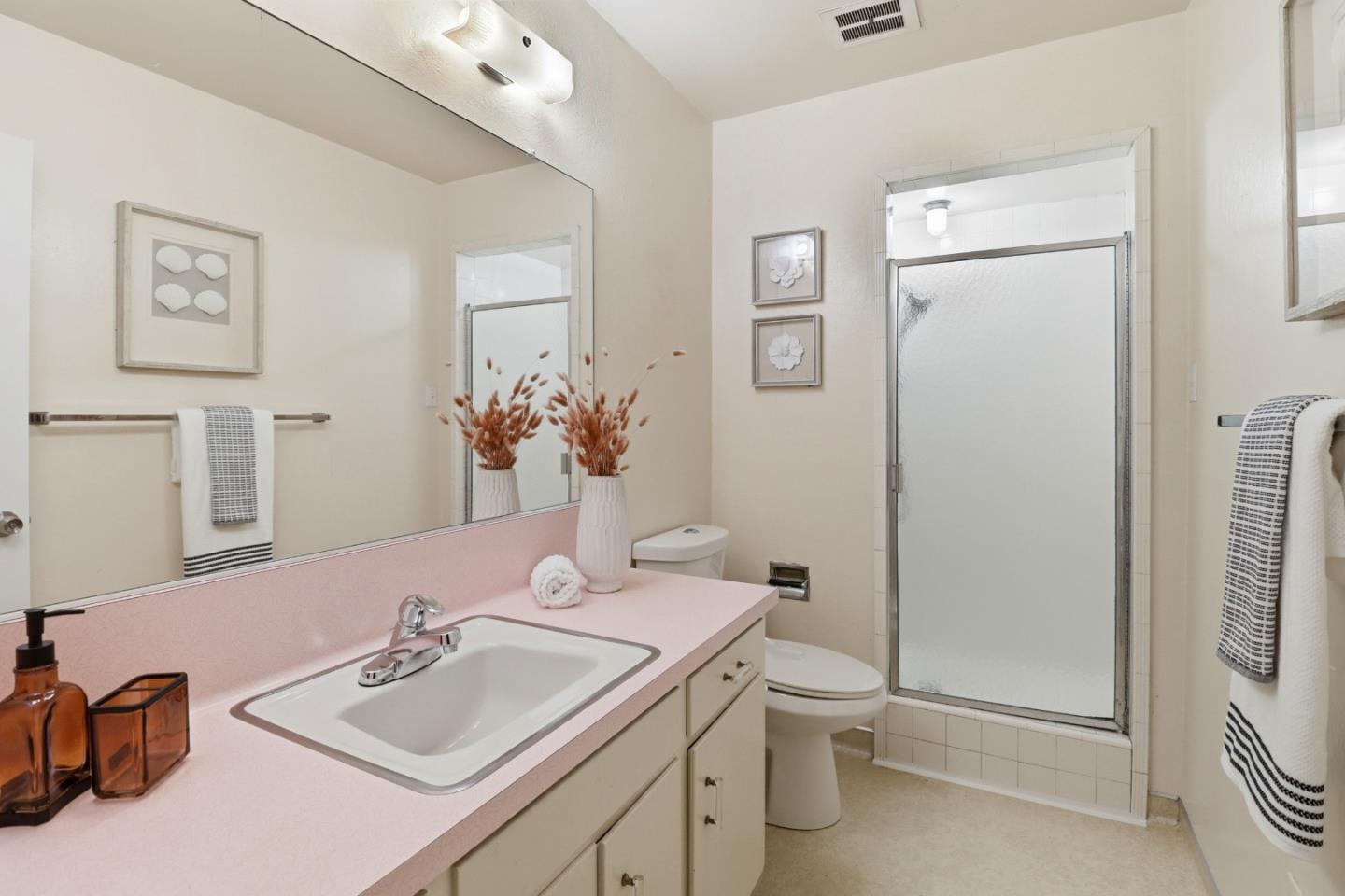 Detail Gallery Image 28 of 36 For 1001 Maywood Dr, Belmont,  CA 94002 - 2 Beds | 2 Baths