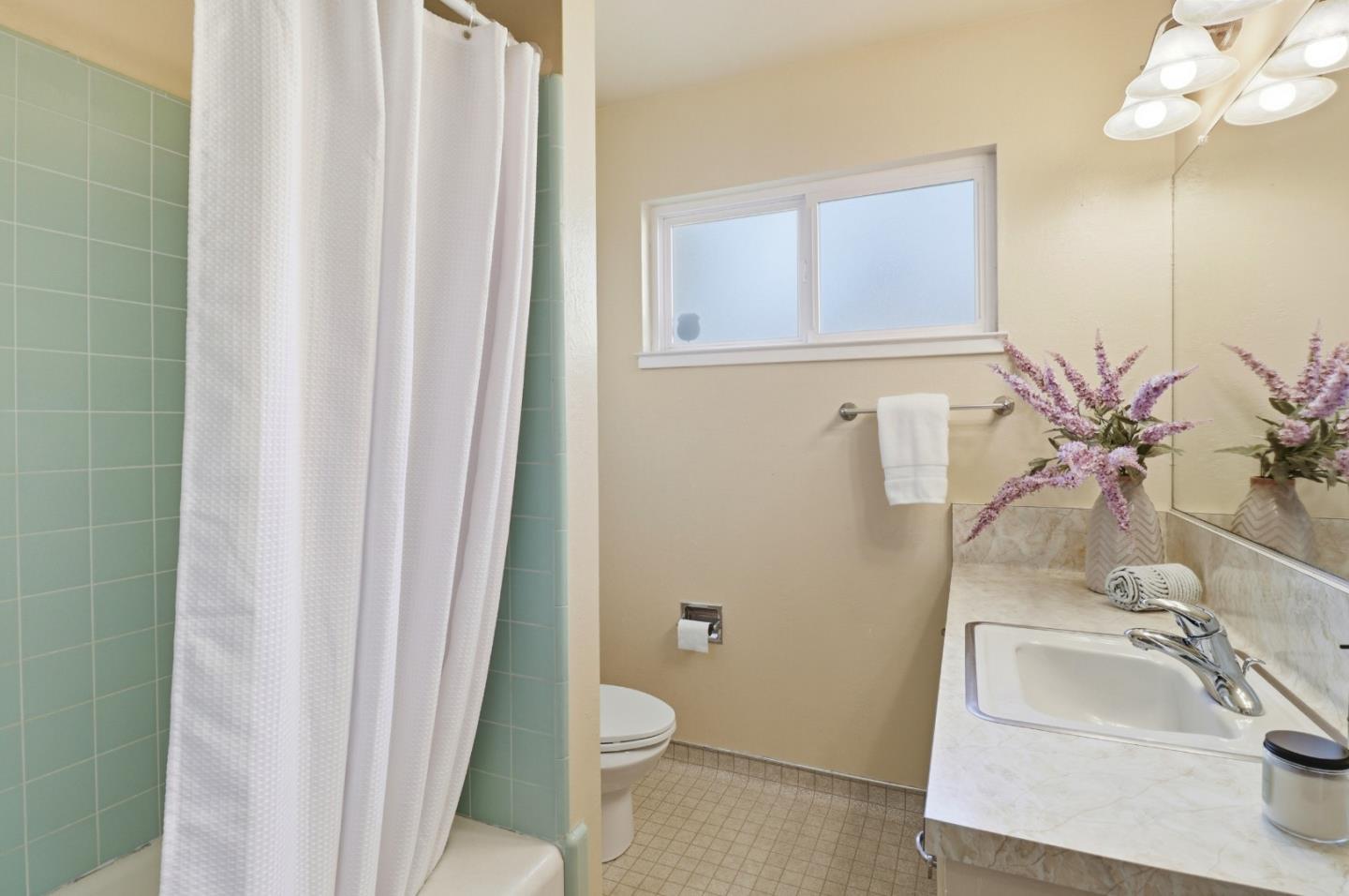 Detail Gallery Image 29 of 36 For 1001 Maywood Dr, Belmont,  CA 94002 - 2 Beds | 2 Baths