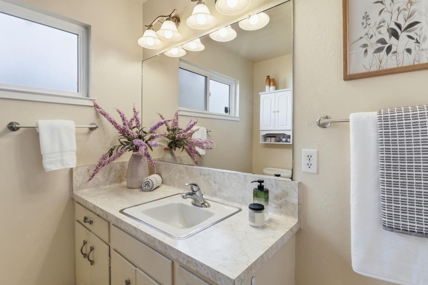 Detail Gallery Image 30 of 36 For 1001 Maywood Dr, Belmont,  CA 94002 - 2 Beds | 2 Baths