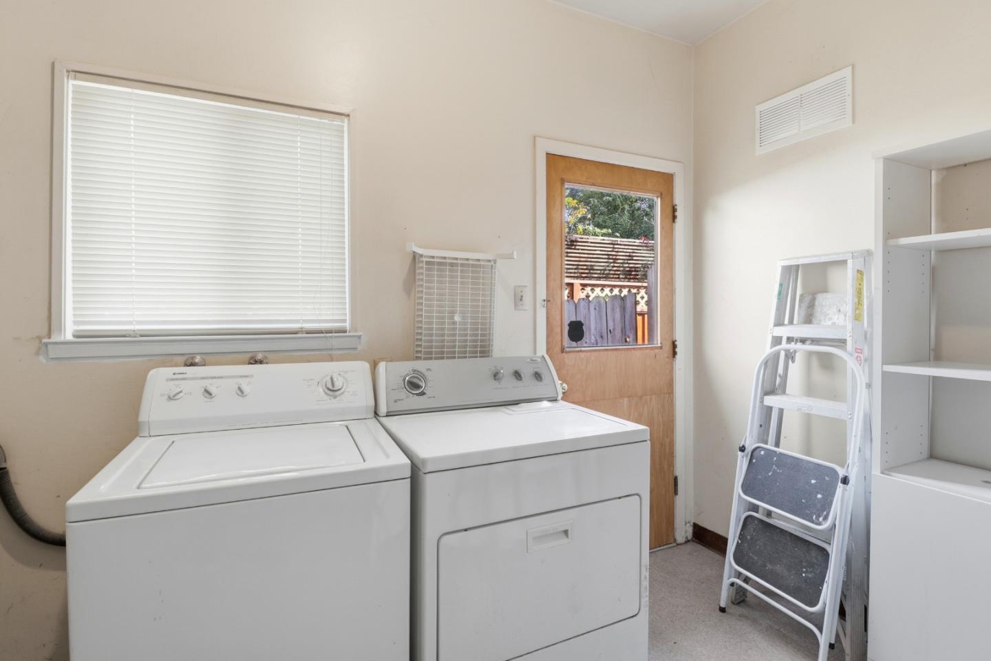 Detail Gallery Image 31 of 36 For 1001 Maywood Dr, Belmont,  CA 94002 - 2 Beds | 2 Baths