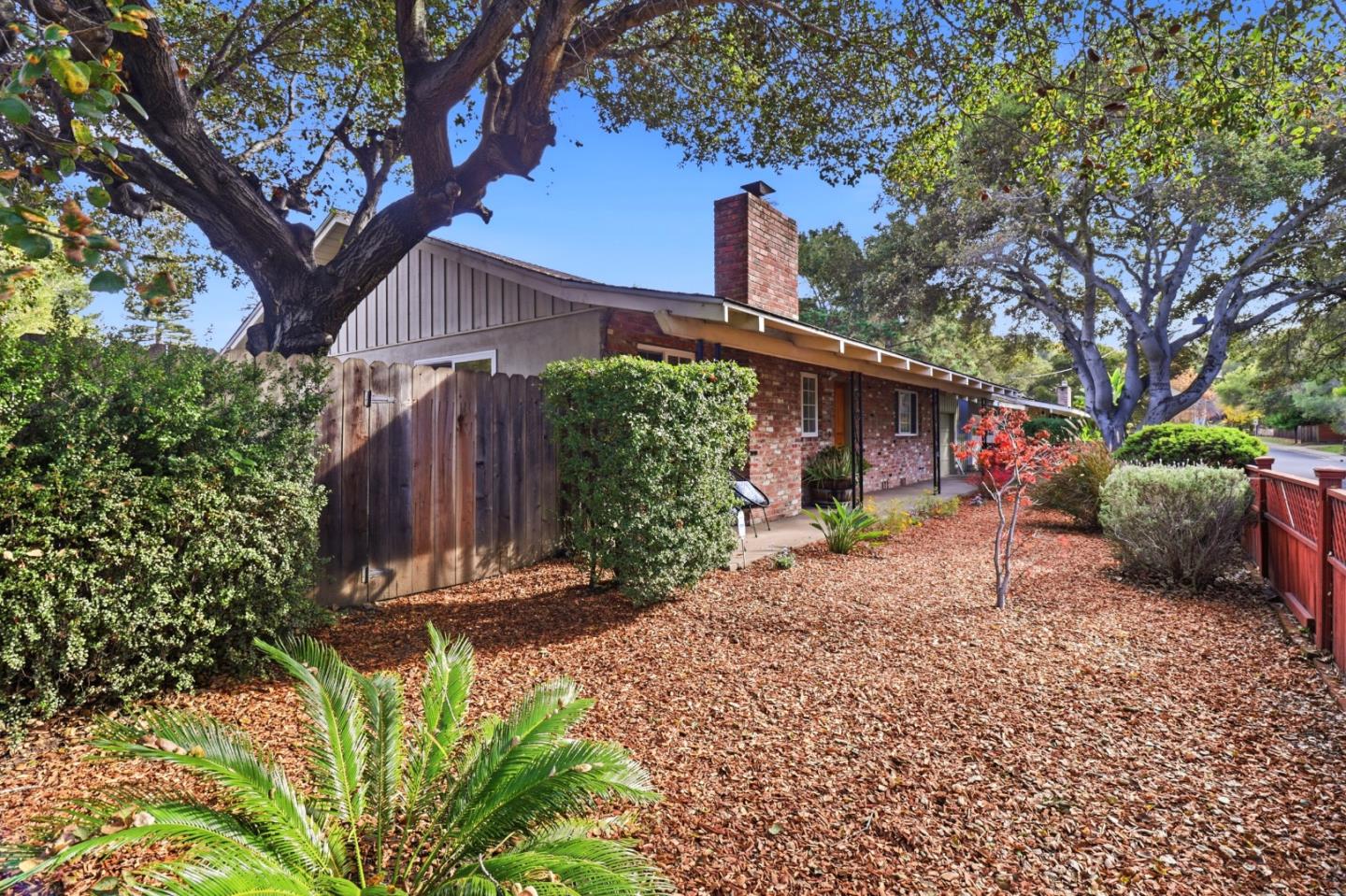 Detail Gallery Image 4 of 36 For 1001 Maywood Dr, Belmont,  CA 94002 - 2 Beds | 2 Baths