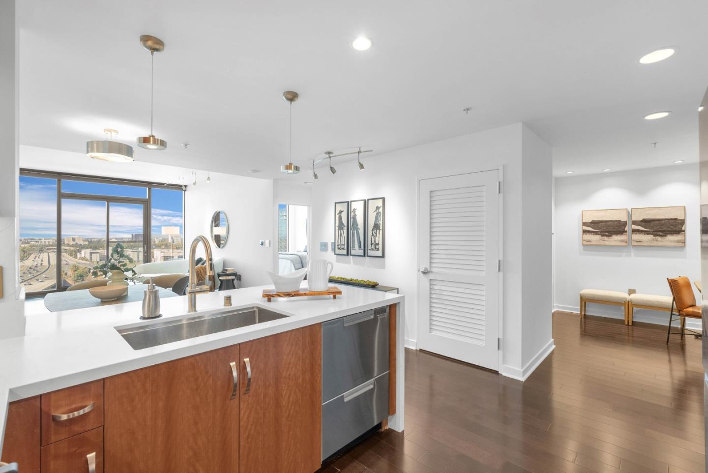 Detail Gallery Image 5 of 34 For 38 N Almaden Blvd #1413,  San Jose,  CA 95110 - 1 Beds | 1 Baths