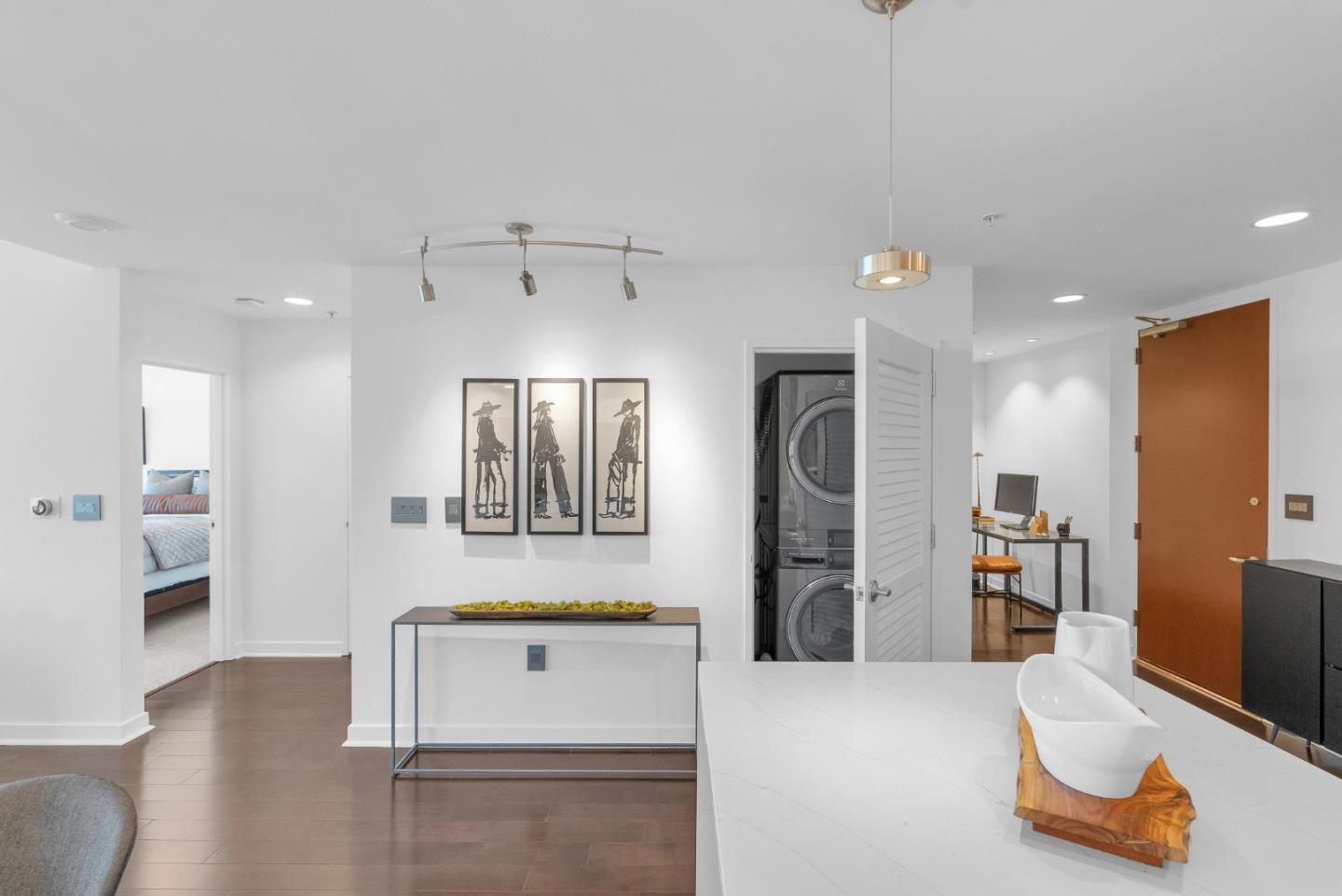 Detail Gallery Image 8 of 34 For 38 N Almaden Blvd #1413,  San Jose,  CA 95110 - 1 Beds | 1 Baths