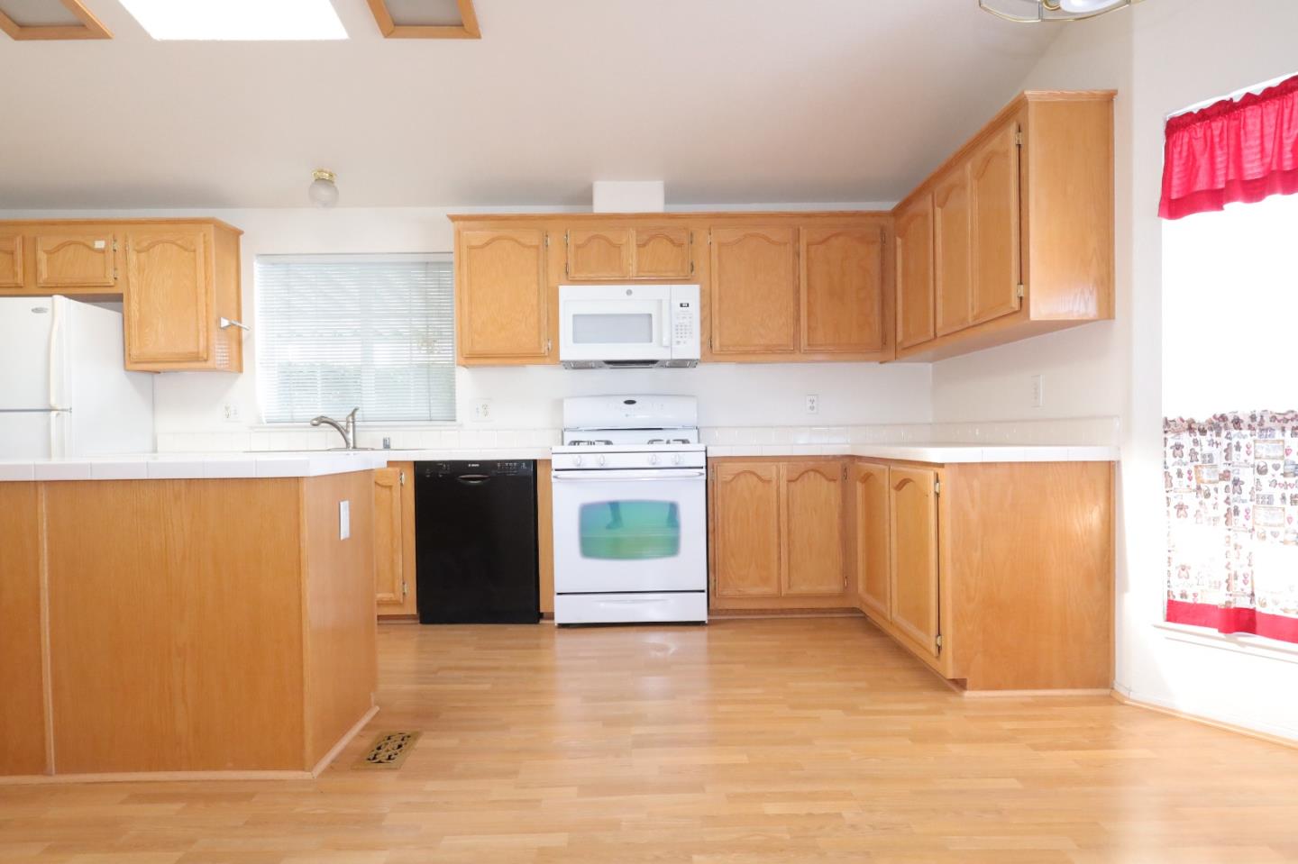 Detail Gallery Image 17 of 51 For 1085 Tasman Dr #225,  Sunnyvale,  CA 94089 - 3 Beds | 2 Baths