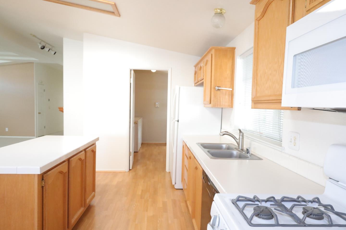 Detail Gallery Image 20 of 51 For 1085 Tasman Dr #225,  Sunnyvale,  CA 94089 - 3 Beds | 2 Baths