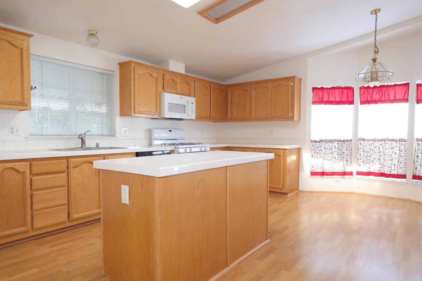 Detail Gallery Image 27 of 51 For 1085 Tasman Dr #225,  Sunnyvale,  CA 94089 - 3 Beds | 2 Baths