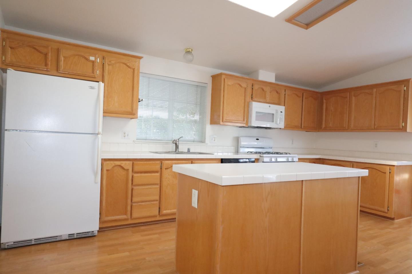 Detail Gallery Image 28 of 51 For 1085 Tasman Dr #225,  Sunnyvale,  CA 94089 - 3 Beds | 2 Baths